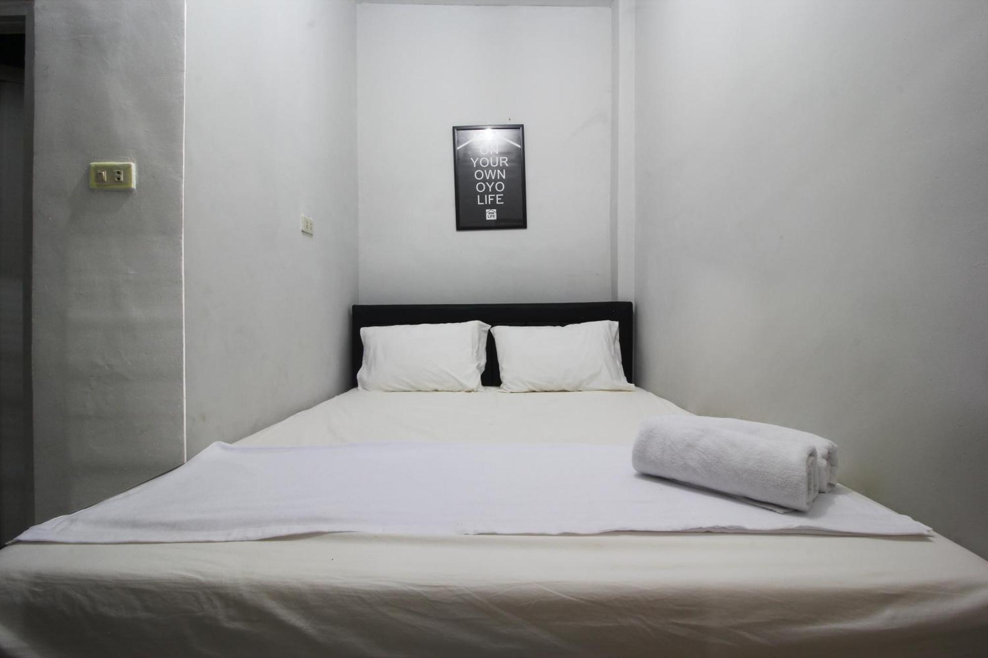 Oyo Life 2273 Pratama Homestay Бандар-Лампунг Экстерьер фото