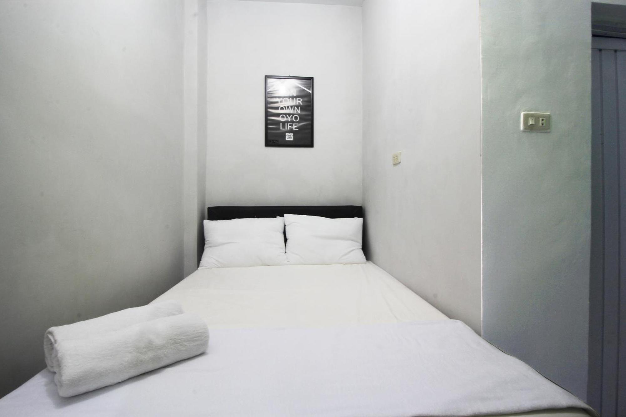Oyo Life 2273 Pratama Homestay Бандар-Лампунг Экстерьер фото